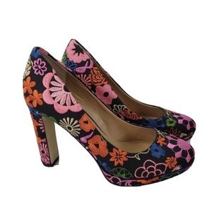 Tahari Brentwood Embroidered Pump Womens Size 9.5 Floral Boho 4 inch Heel